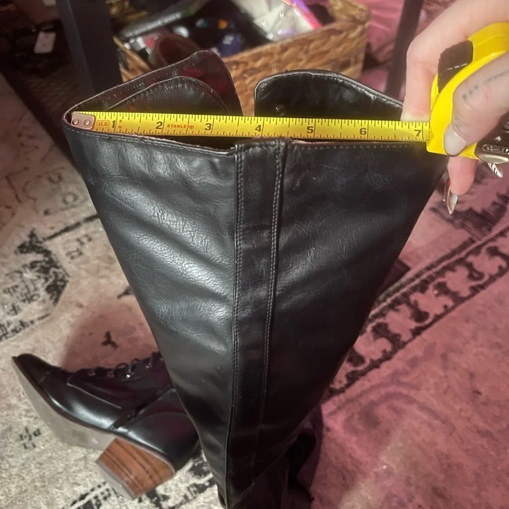 Knee high Black Lace Up Boots, warm fuzzy inside - Picture 15 of 16